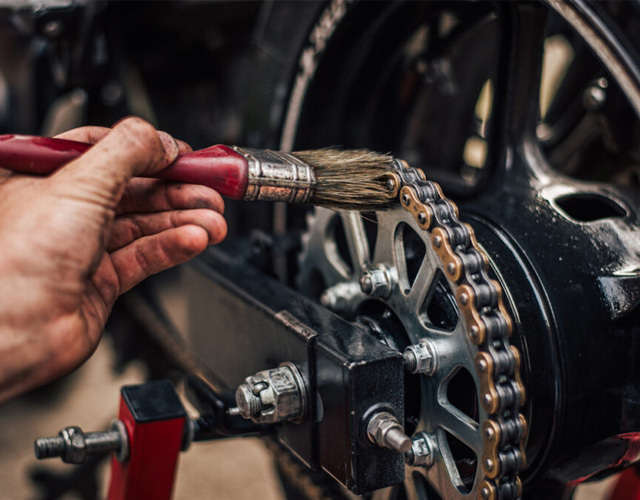 Chain Lubrication and Adjustment